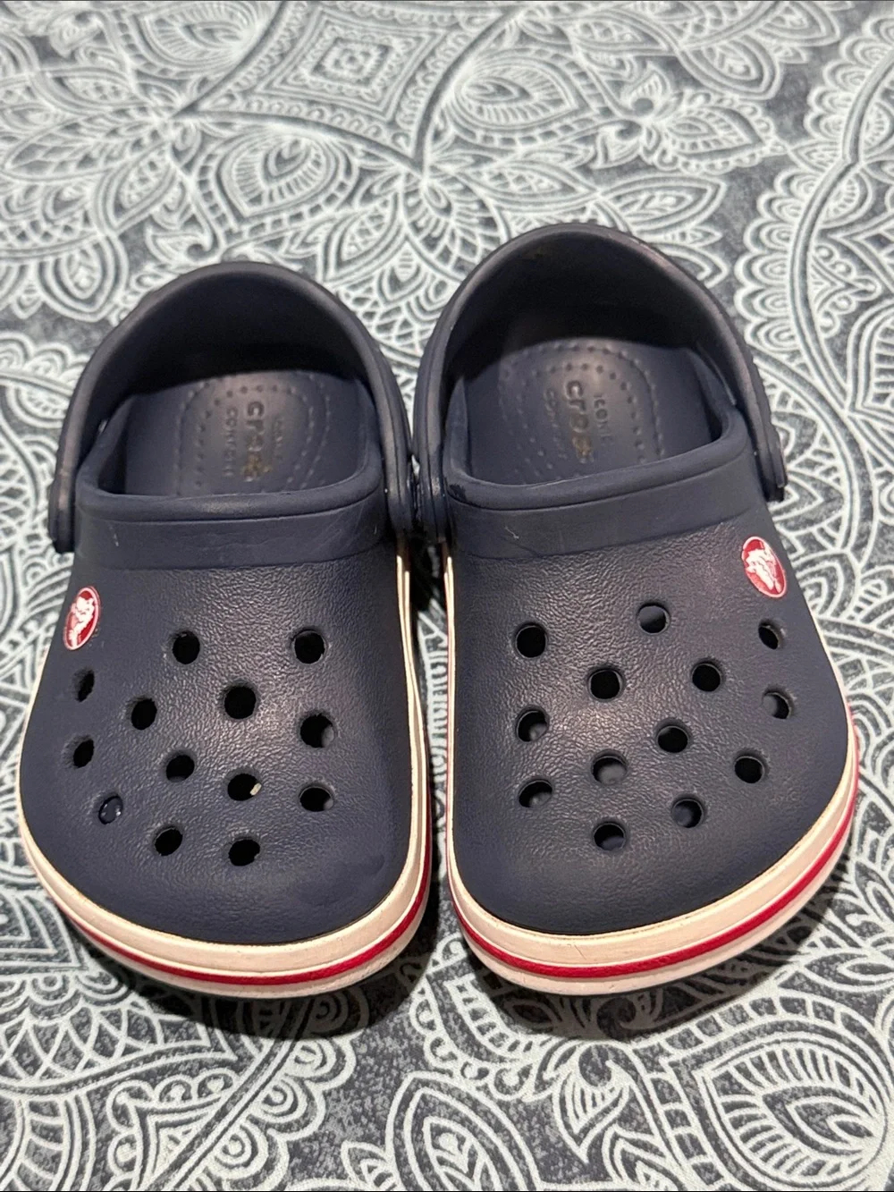 CROCS Kids Navy Clogs with Red-Trim Accent size 6